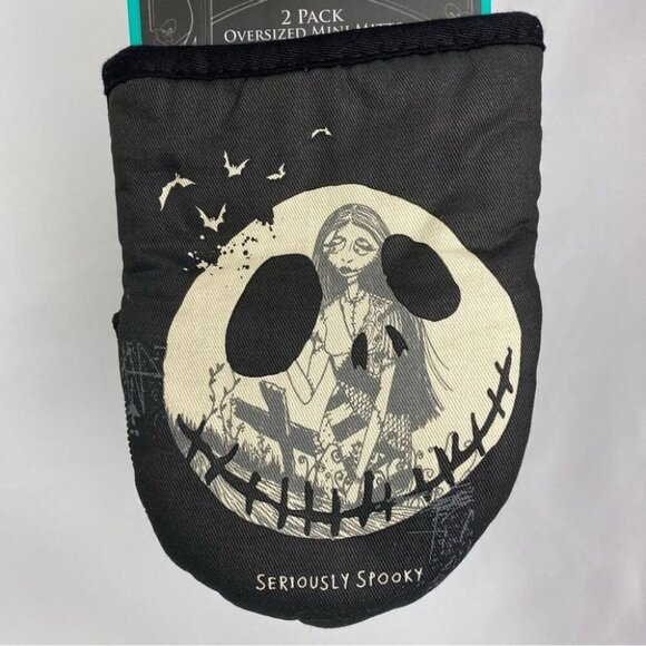 Disney NWT Kitchen Nightmare Before Christmas Jack & Sally Mini Oven Mitts 7x5.5 - Picture 2 of 10
